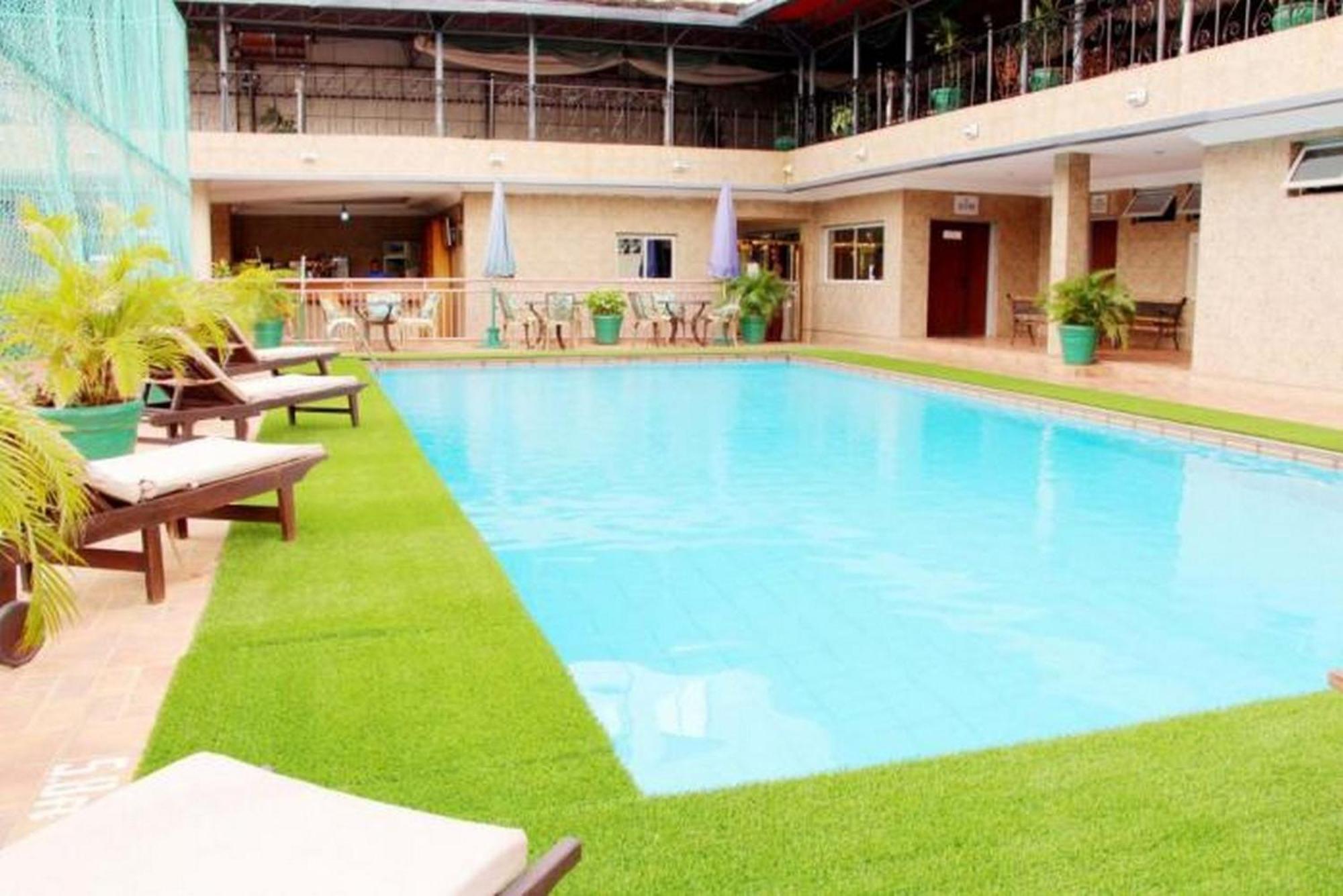 Room In Lodge - The Chelsea Hotel Abuja Bagian luar foto